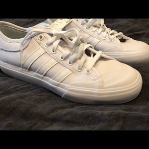 Matchcourt White sneakers